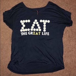 Sigma Delta Tau navy daisy tee